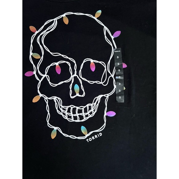 Torrid 0 Skull Christmas Lights Graphic T-Shirt Women's Size 12 Black NWT - Picture 5 of 11